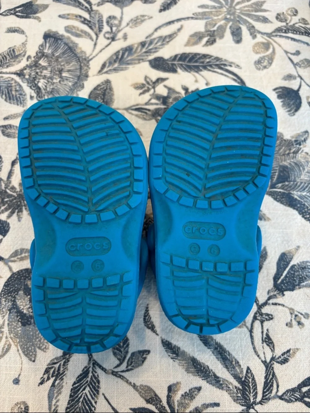 CROCS Kids' Classic Clog in Bright Blue